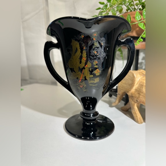Vintage Large L.E. Smith Double Handle Black Glass Trophy Vase - Picture 4 of 7